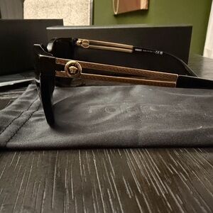 Versace Unisex Black Sunglasses - Classic Designer Shades